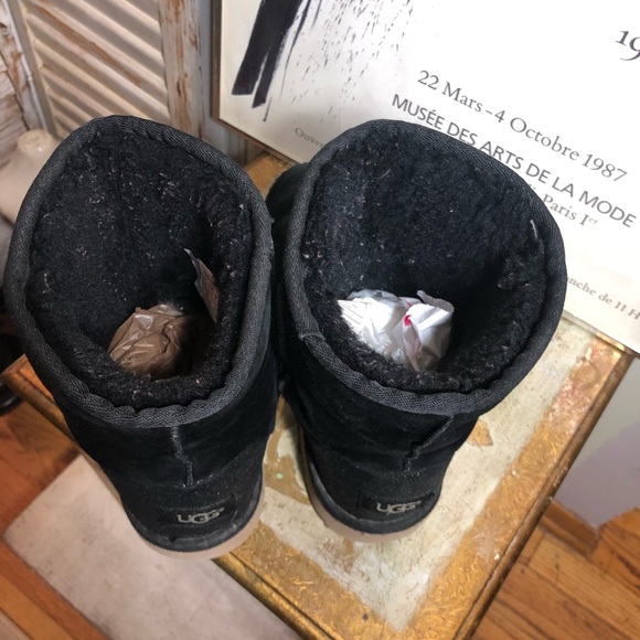 SALE🌷SZ 5-UGG BLACK SUEDE/LEATHER W/ SILVER BOOTS - Picture 8 of 8